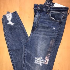 BRAND NEW AMERICAN EAGLE HIGH WAISTED RIPPED JEANS